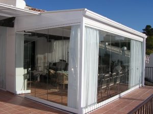 Cerramientos en verano para utilizar tu balcon todo el año